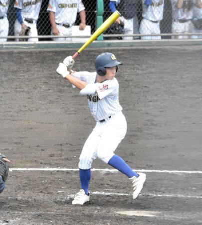 　４番で初スタメンを飾った中央学院・谷