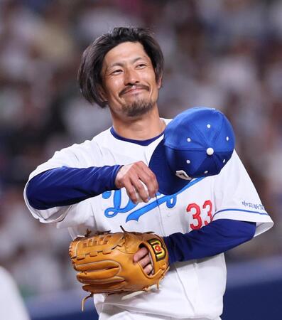 中日　祖父江大輔がまさかの胴上げスルー！？選手たちがベンチへ→マウンドで寝転ぶ荒業発動　最後の言葉は「自分らしさが分かりません」