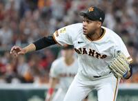 　９回に登板したマルティネス