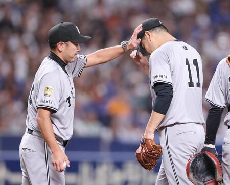 　６回、田中将に交代を告げる阿部監督