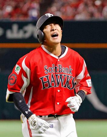 　７回、２死一、二塁の好機で遊飛に倒れた柳田