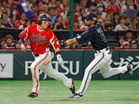 　２回、牧原大の遊ゴロで三走栗原が三本間で挟まれタッチアウト。三塁手宗