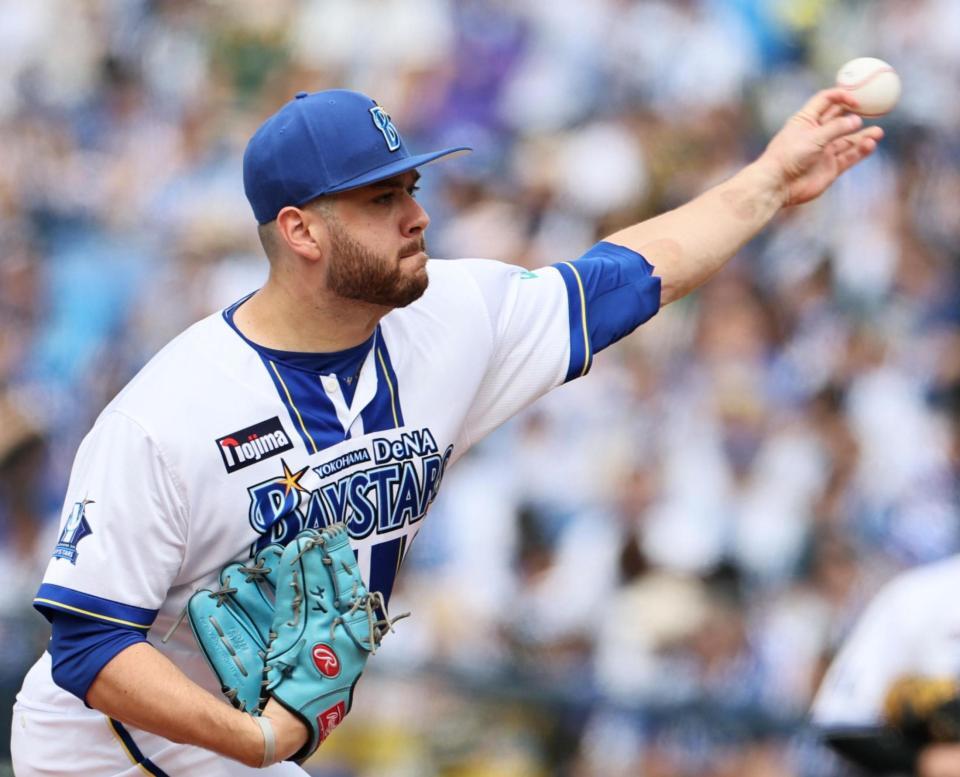 　先発し、投げ込むケイ（撮影・田中太一）