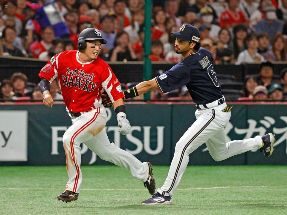 　２回、牧原大の遊ゴロで三走栗原が三本間で挟まれタッチアウト。三塁手宗