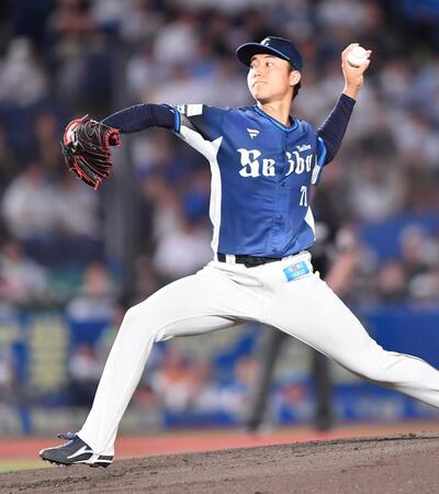 　力投する菅井（撮影・開出牧）