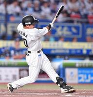 　２回、先制の左越えソロを放つ池田（撮影・開出牧）