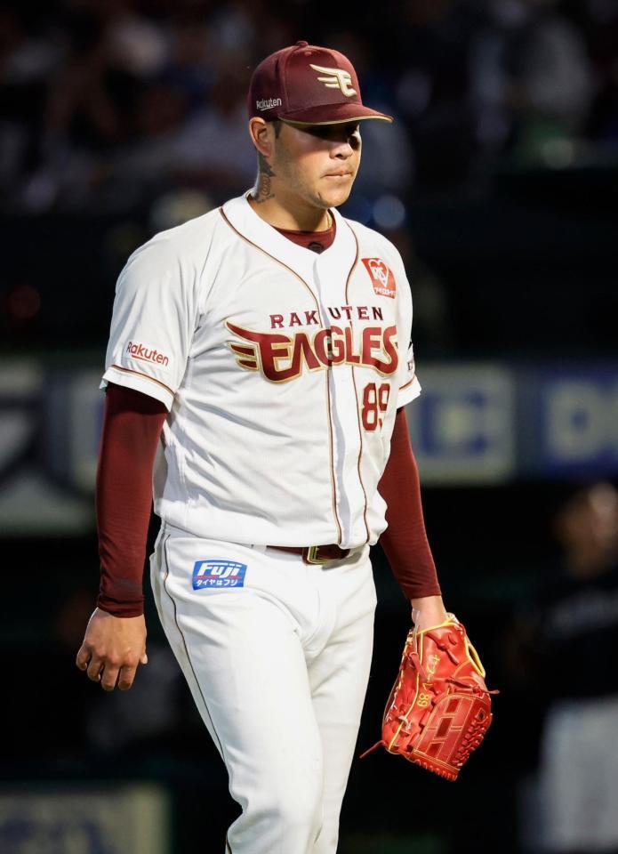 　１回、２失点しベンチに戻るヤフーレ