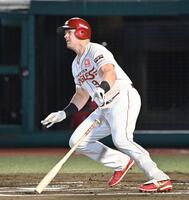 　１回、ボイトが左前に先制打を放つ