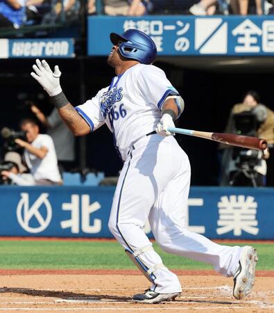 　１回、ビシエドが先制の中犠飛を放つ