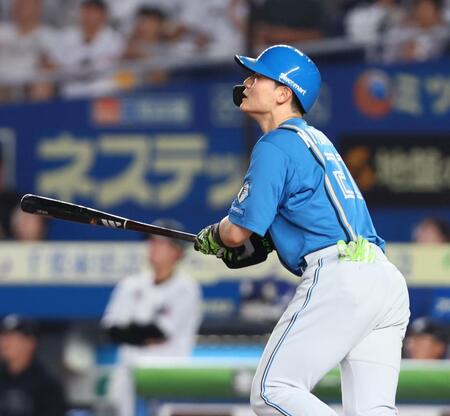 　２回、先制ソロを放つ清宮幸（撮影・中島達哉）