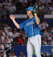 　９回を抑え、プロ初完封勝利をあげた達（撮影・中島達哉）