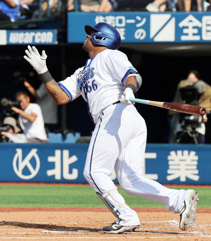 　１回、ビシエドが先制の中犠飛を放つ