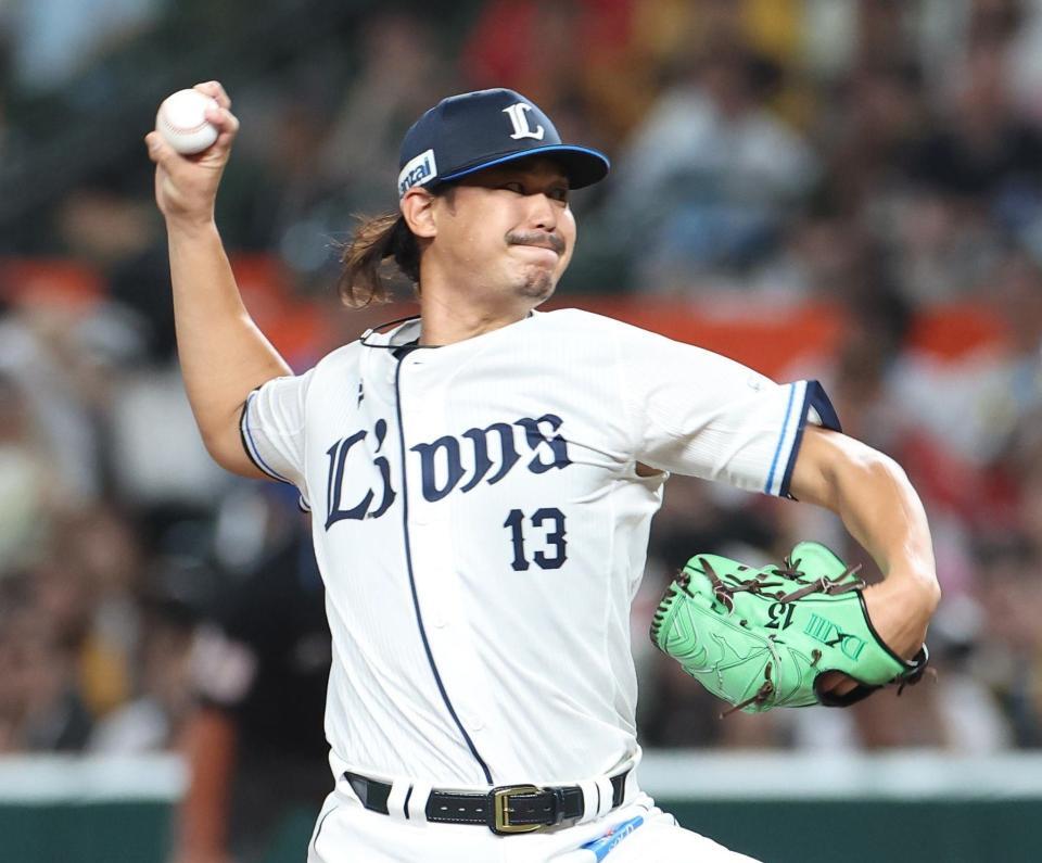 　ソフトバンク打線相手に力投する高橋（撮影・佐々木彰尚）