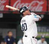 　６回、貴重な２点目となる一塁内野安打を放ったセデーニョ（撮影・園田高夫）