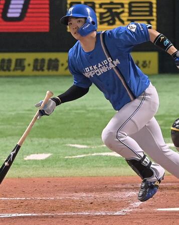 　４回、郡司は先制２ランを放つ