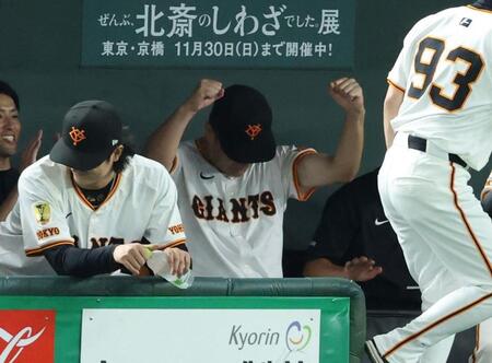 　勝利の瞬間ガッツポーズの田中将（撮影・金田祐二）