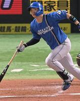 　４回、郡司は先制２ランを放つ