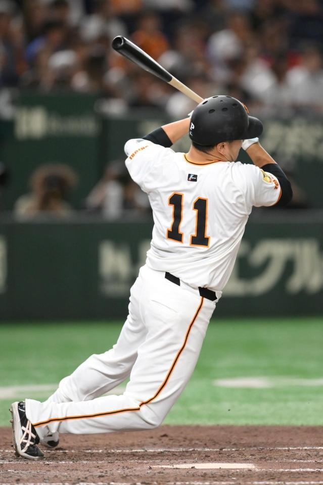 　４回、スイング中にバランスを崩す田中将（撮影・伊藤笙子）