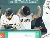 　勝利の瞬間ガッツポーズする田中将