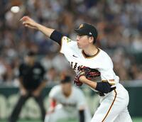 　２番手で力投する戸郷（撮影・金田祐二）