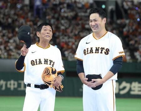巨人・田中将２００勝祝い　さんま来た！坂本からは名球会のブレザー贈呈