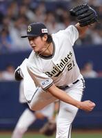 　９回、４番手で登板した山崎（撮影・坂部計介）