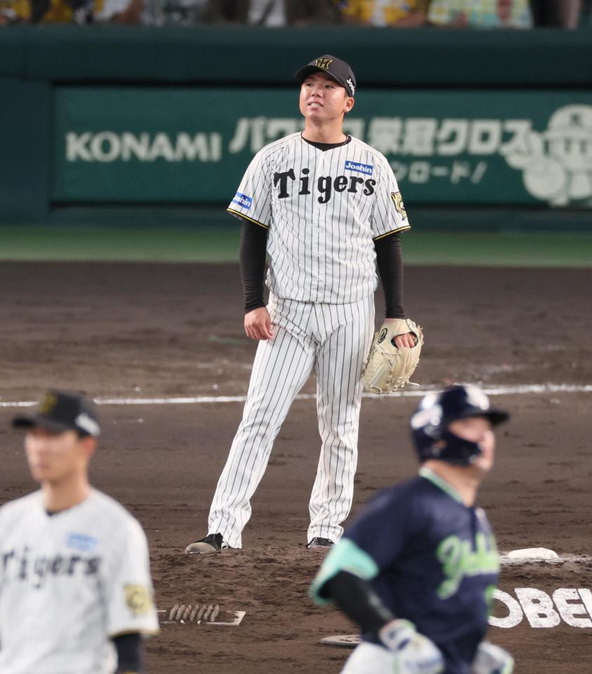 　４回、ヤクルト・村上にソロを浴びる村上（撮影・立川洋一郎）