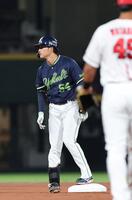 　１回、右越え二塁打を放つ田中（撮影・市尻達拡）