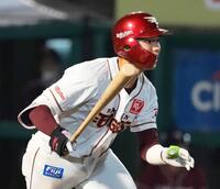 　９回、宗山が右前にサヨナラ打を放つ