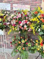 　ＤｅＮＡ・藤田コーチから届いたフラワースタンド