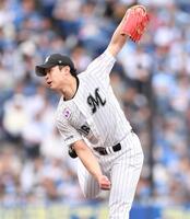 　マウンドで躍動する種市（撮影・開出牧）