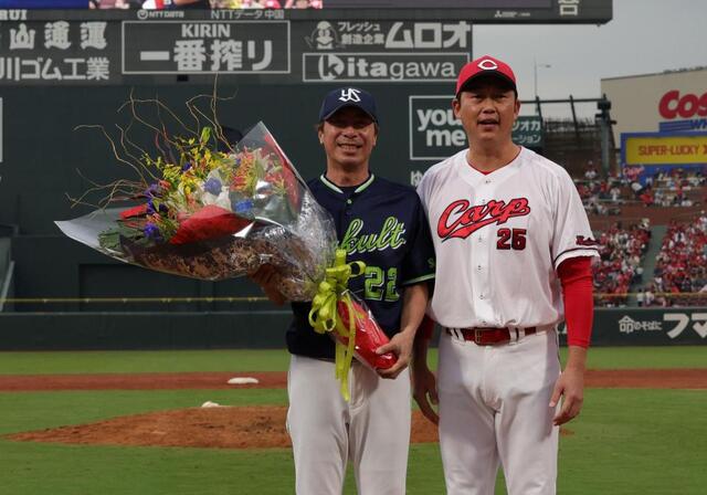 ヤクルトが今季最終戦白星締め 退任の高津監督、地元広島でラスト試合