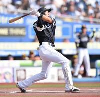 　１回、先制の左越えソロを放つ柳田（撮影・開出牧）