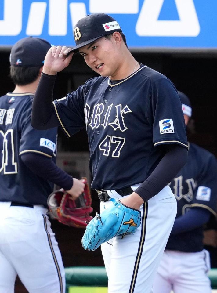 　プロ初登板先発で１回を投げ終えた山口