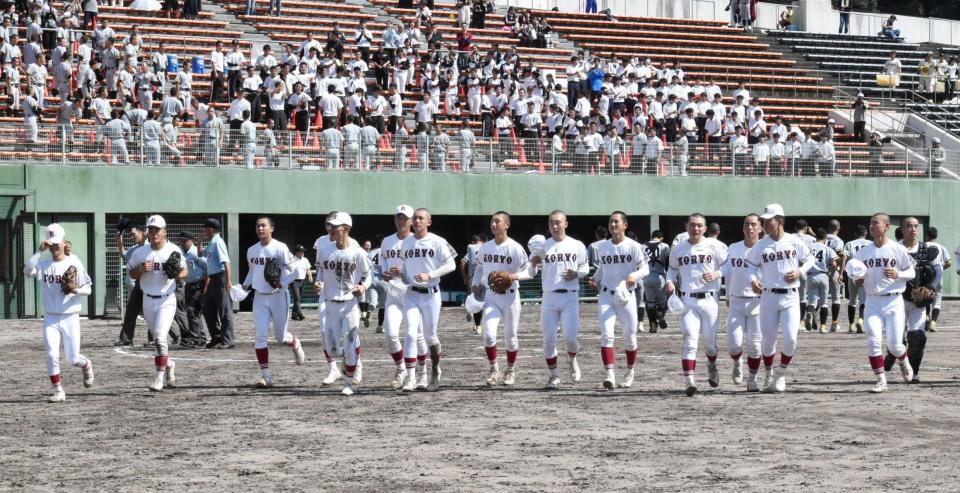 　中国大会進出を決めた広陵ナイン