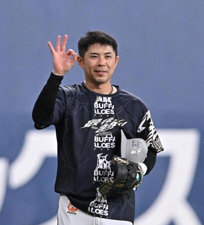 　笑顔を見せる若月（撮影・西田忠信）