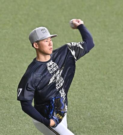 　キャッチボールする曽谷（撮影・西田忠信）