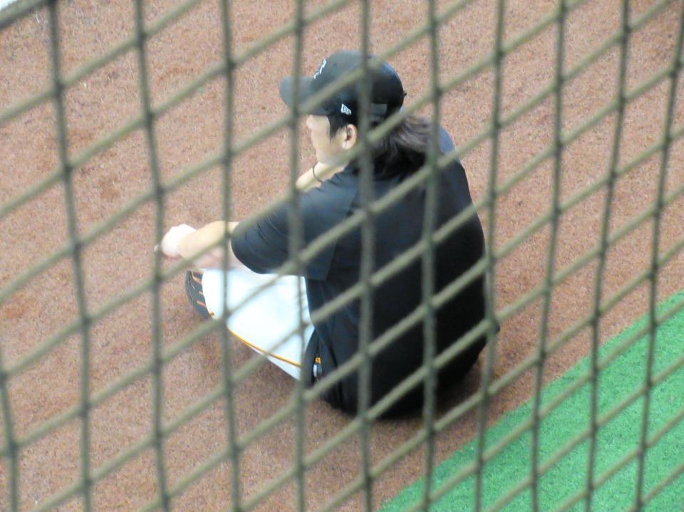 　練習の合間に山崎を激励した甲斐