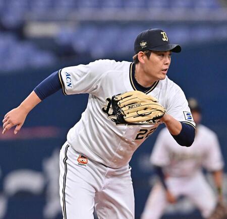 　紅白戦の２回、西野を二ゴロに仕留めた九里（撮影・西田忠信）