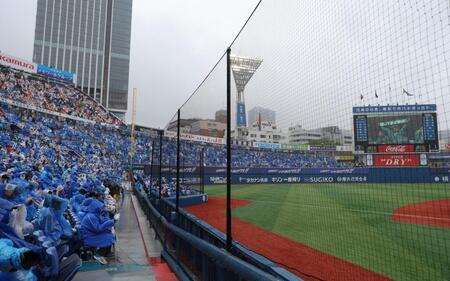 　レフト最上段に移動した巨人ファンの席（撮影・西岡正）