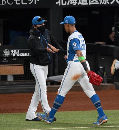 新庄監督　継投はベテラン宮西に一任「スペシャルウルトラダイナミック総合コーチ」