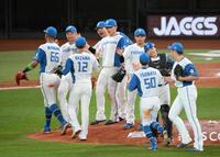 　初戦を制し、ファイナル進出へ王手をかけた日本ハムナイン（撮影・伊藤笙子）