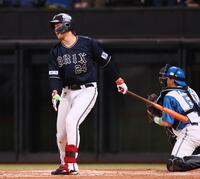 　８回、空振り三振を喫する紅林（撮影・中島達哉）