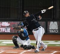 　２回、空振り三振に倒れる広岡（撮影・伊藤笙子）