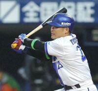 　８回、左前打を放つ筒香（撮影・西岡正）