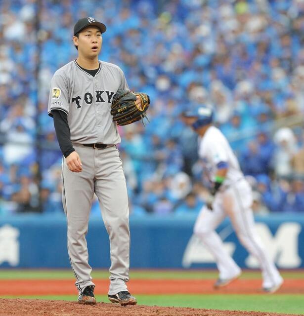 巨人・山崎伊織 痛恨のボーク判定に首ひねる ピンチ拡大、失点に