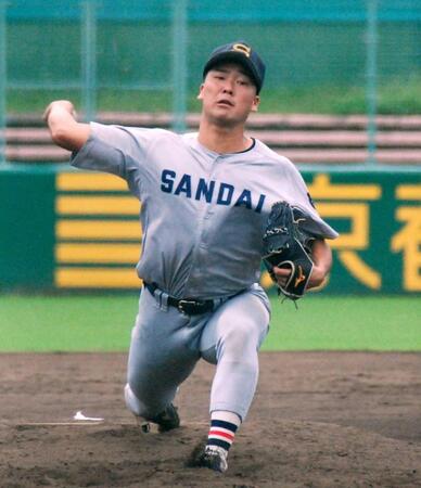 　力投する京産大・田村