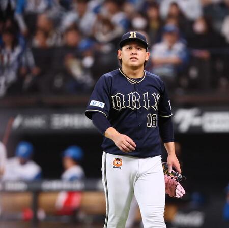 　３回、２点を失い、ベンチに戻る宮城（撮影・中島達哉）