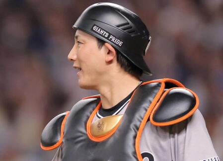 巨人　ベテラン小林が今年のポストシーズン初出場　大きな拍手と歓声