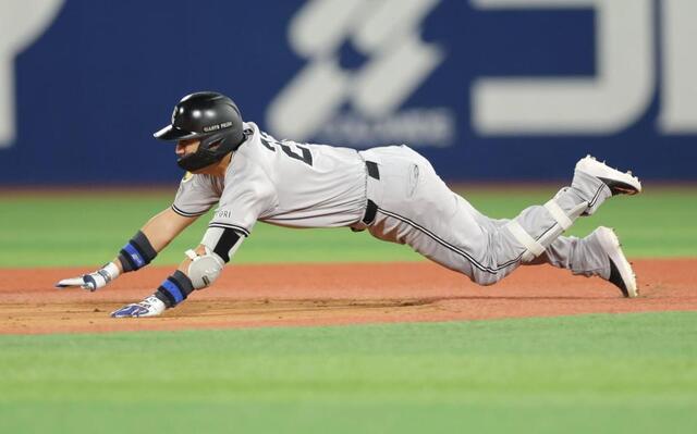 ■016　最終値下げ　プロ野球　巨人　小林誠司　写真　公式写真　フォト □017 最終値下げ プロ野球 巨人 小林誠司 写真 公式写真 フォト